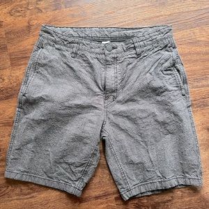 Mens size 32 Hurley flat front shorts